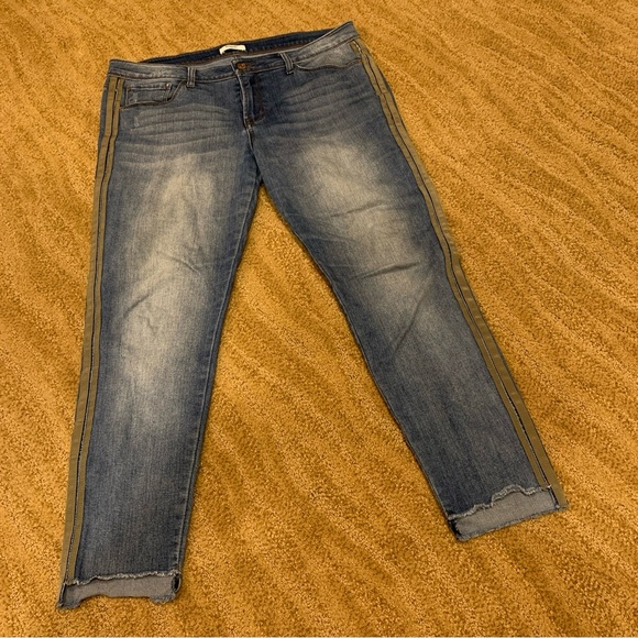 Kenzie 10/30 Boot Cut Frayed Hem Jeans - Picture 2 of 10